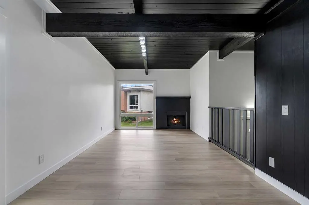105 Pinemont Bay NE
