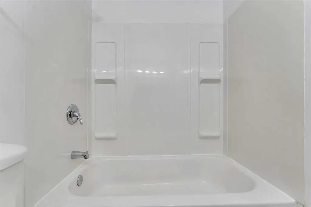 105 Pinemont Bay NE