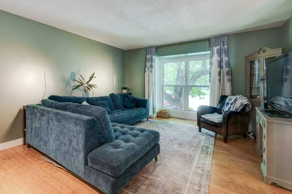 39 Shawglen Place SW