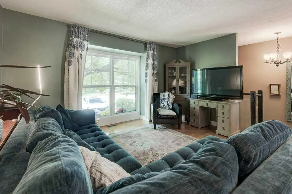 39 Shawglen Place SW