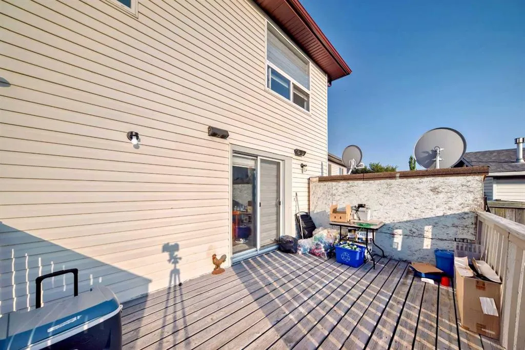 59 Tarington Way NE