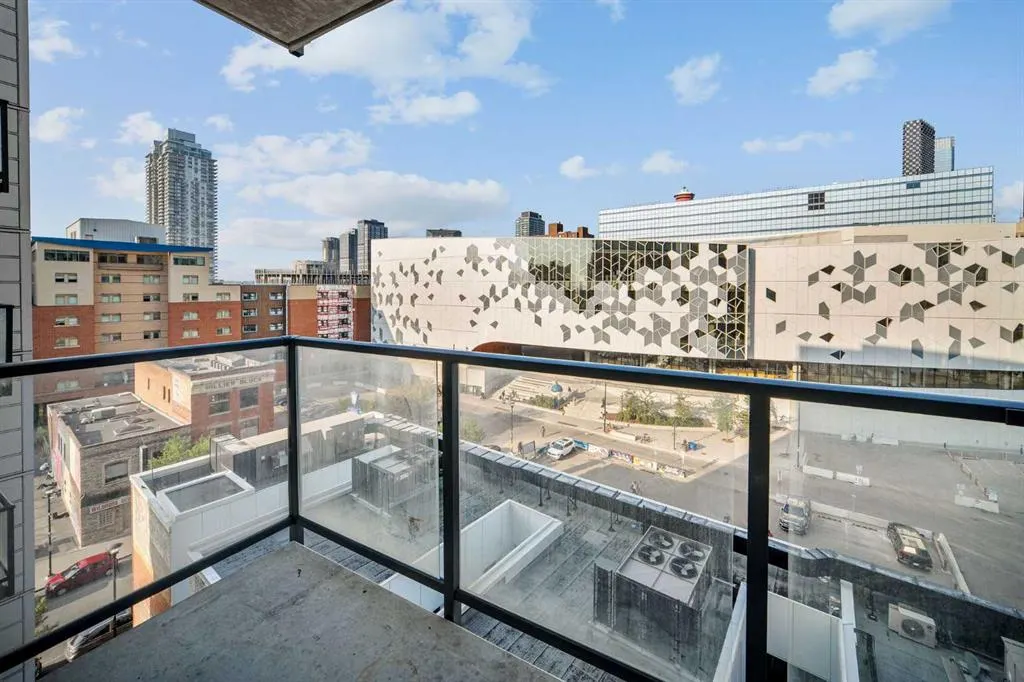 450 8 Avenue SE, #805