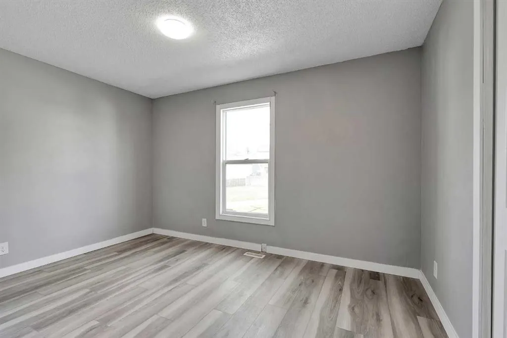 224 Pensville Close SE
