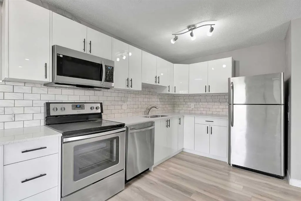 224 Pensville Close SE