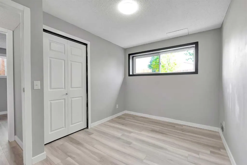 224 Pensville Close SE