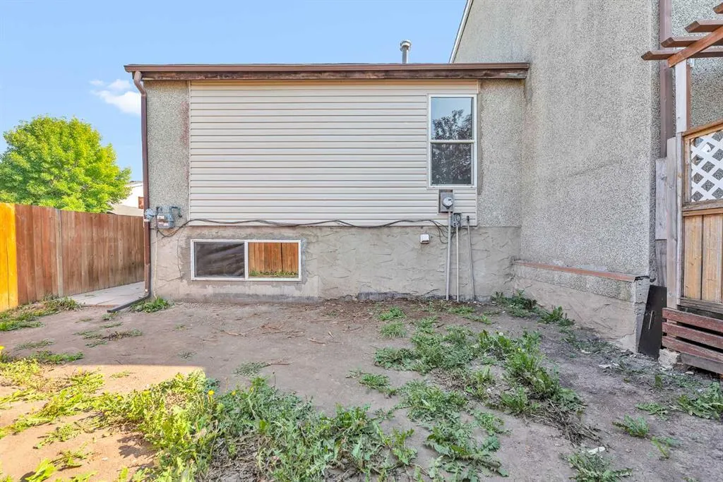 224 Pensville Close SE