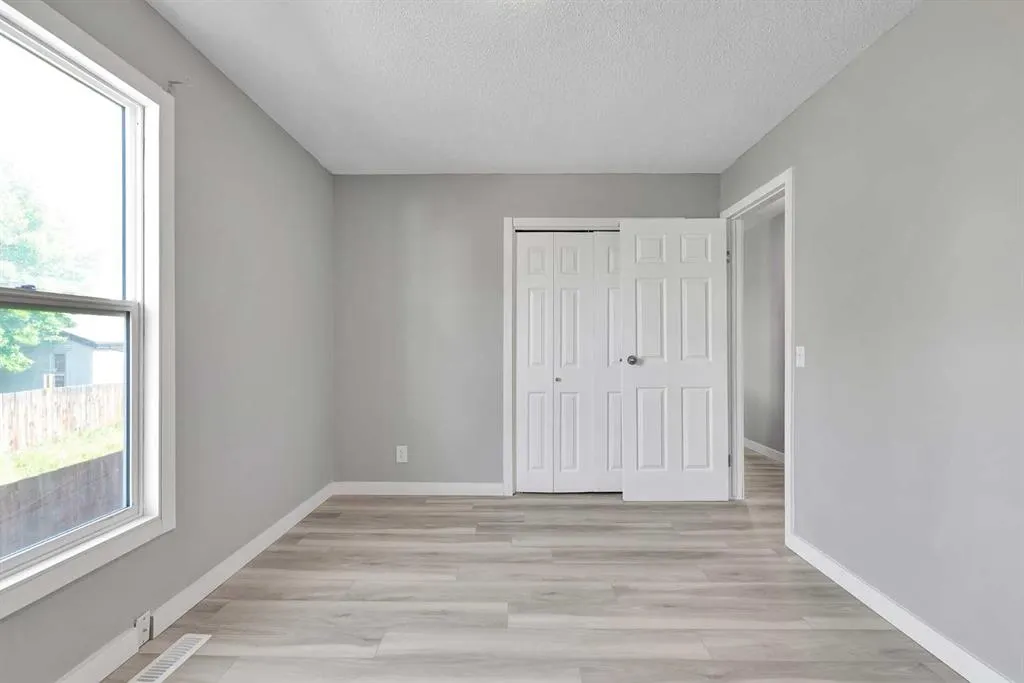 224 Pensville Close SE