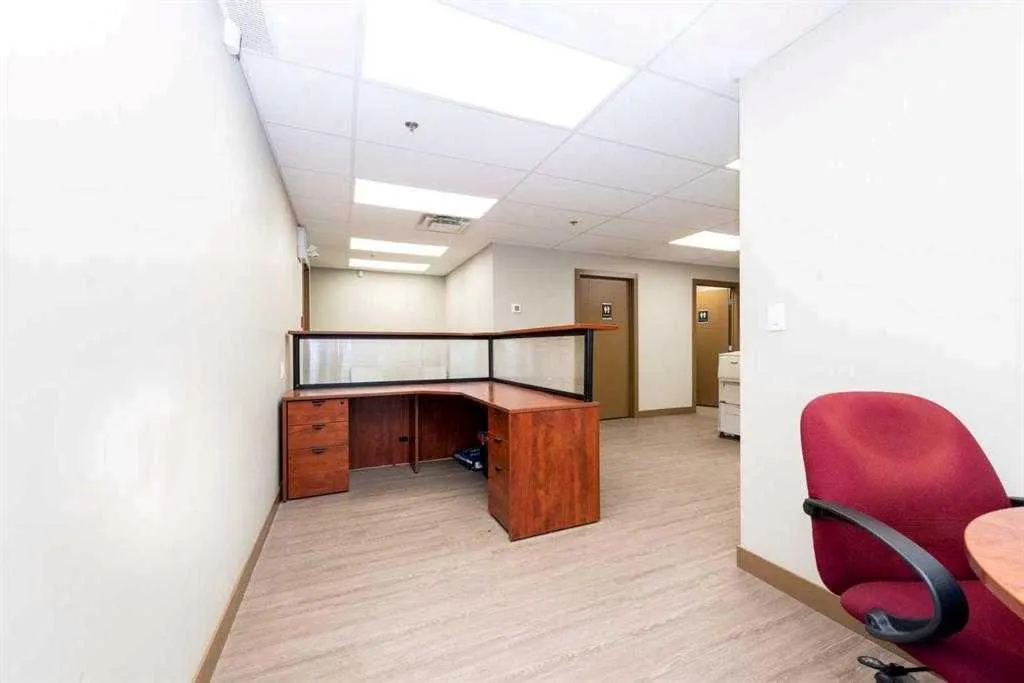 10985 38 Street NE, #103,105