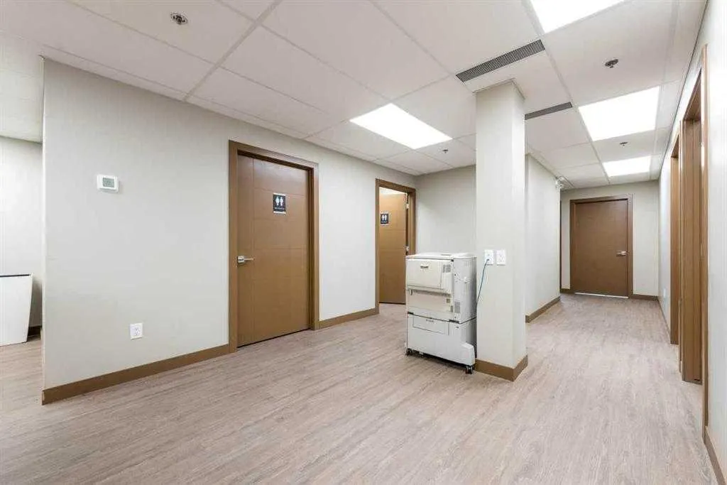 10985 38 Street NE, #103,105