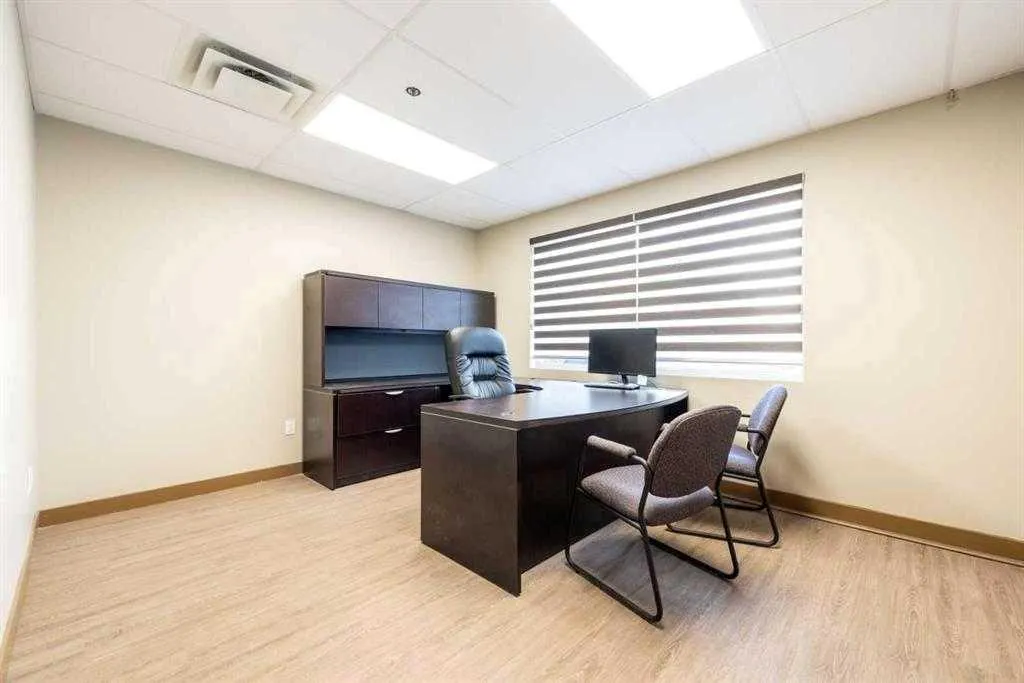 10985 38 Street NE, #103,105