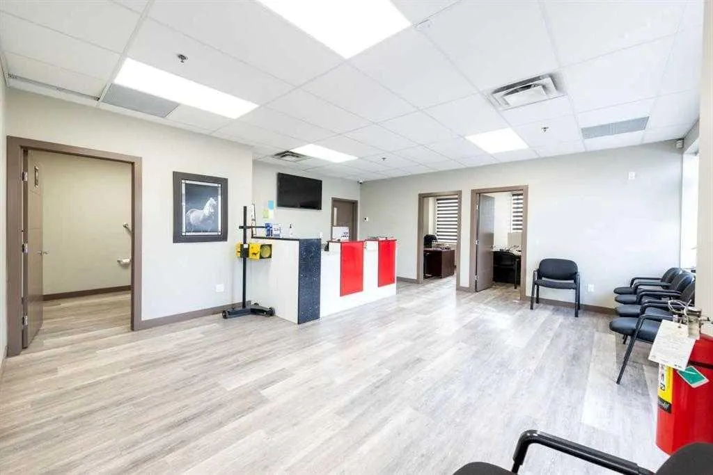 10985 38 Street NE, #103,105