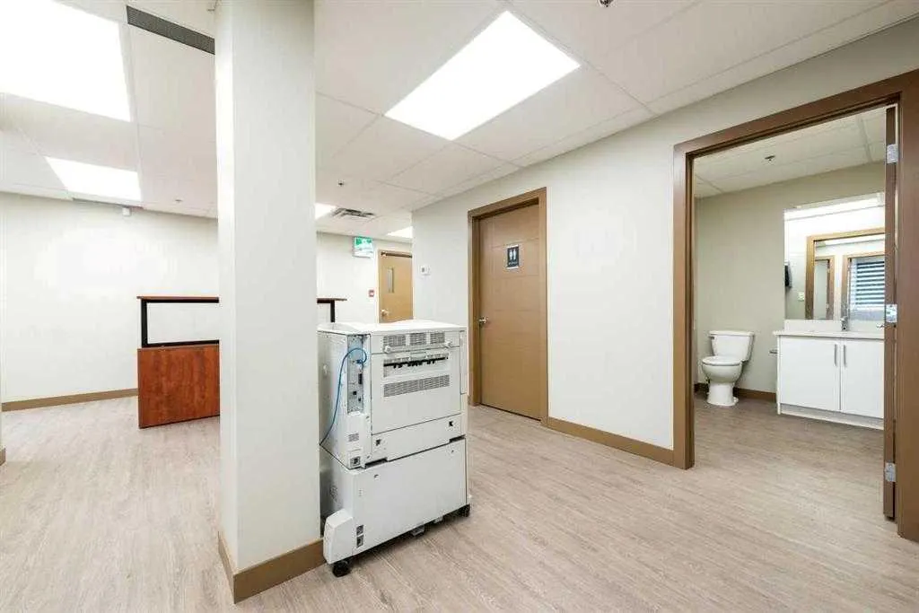 10985 38 Street NE, #103,105