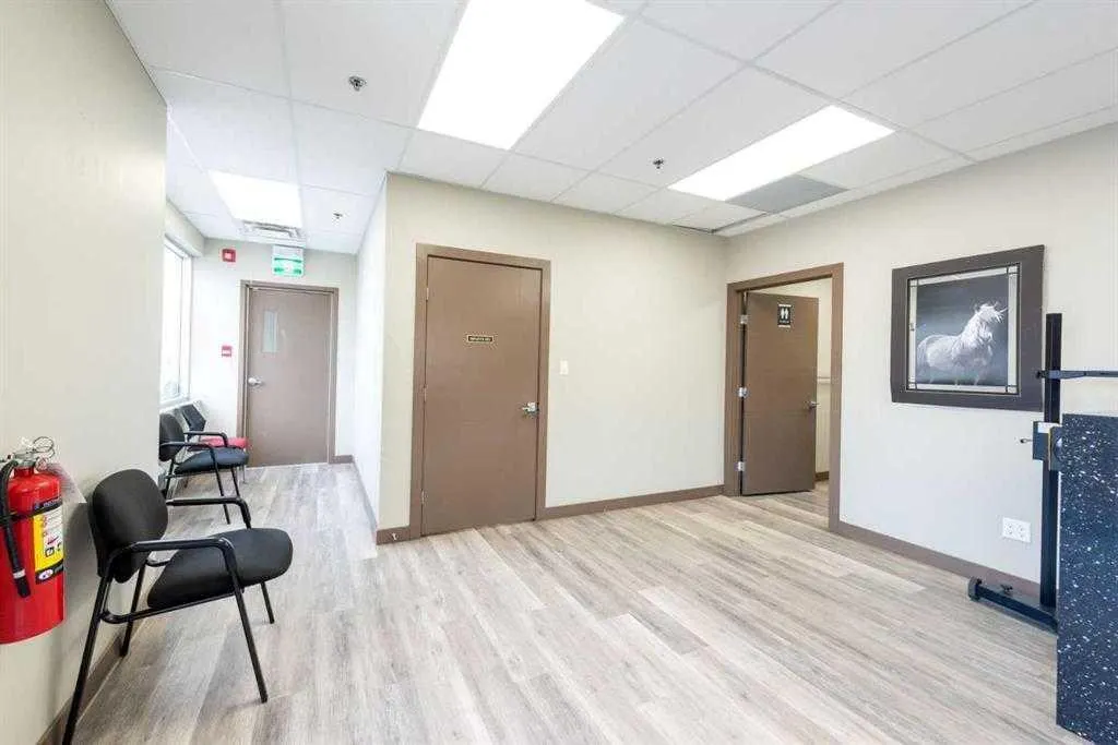 10985 38 Street NE, #103,105
