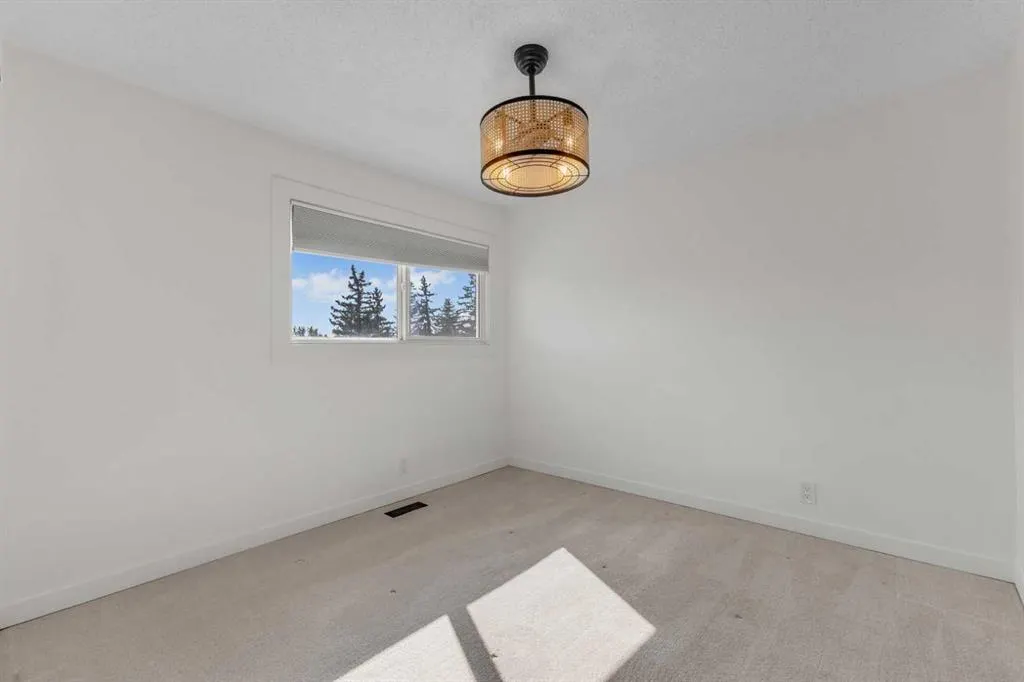 200 Shawnessy Drive SW, #14