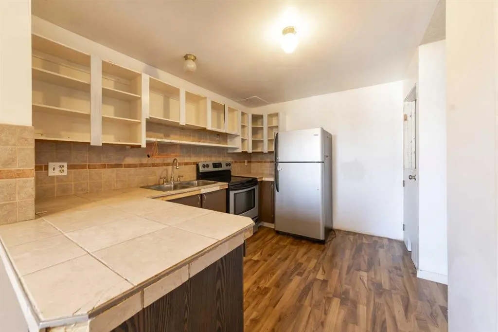 17 3 Avenue E, #7