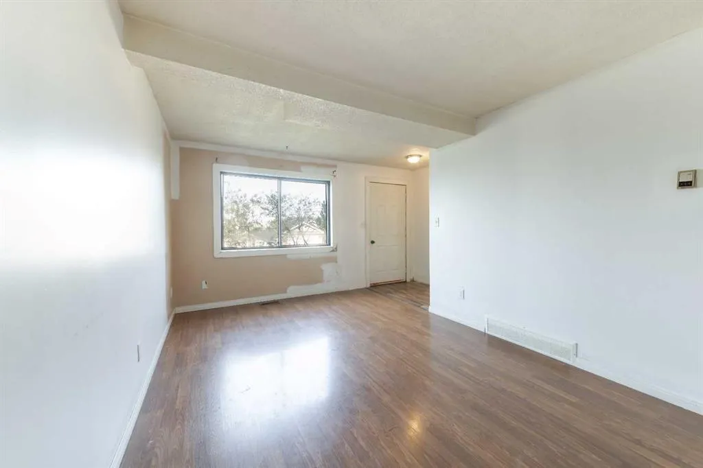 17 3 Avenue E, #7