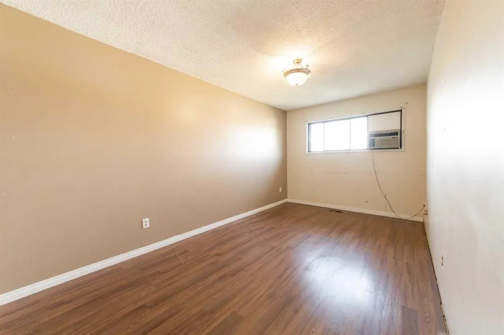 17 3 Avenue E, #7
