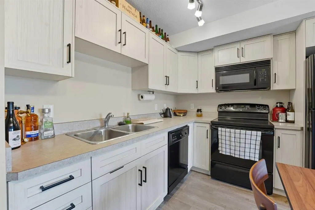 2781 Chinook Winds Drive SW, #14104