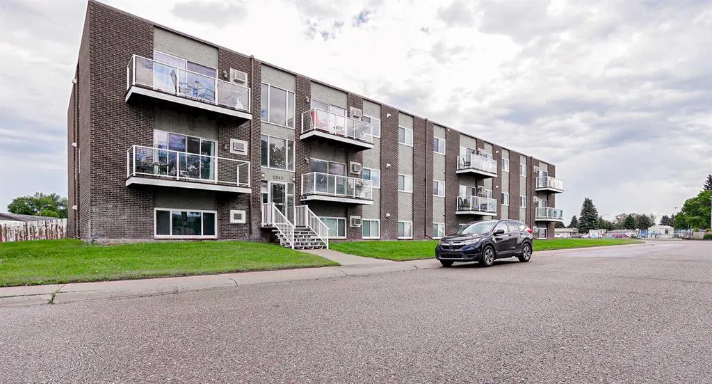 2987 Dunmore Road SE, #201