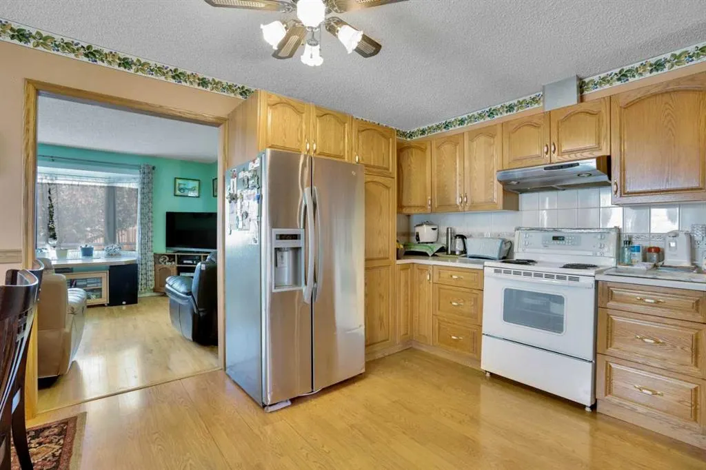 13 Falworth Way NE