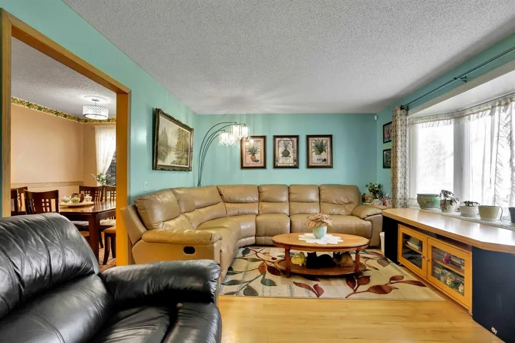 13 Falworth Way NE