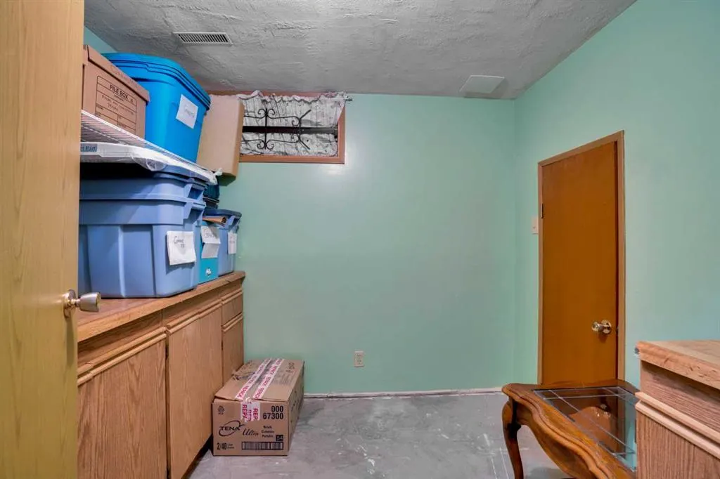 13 Falworth Way NE