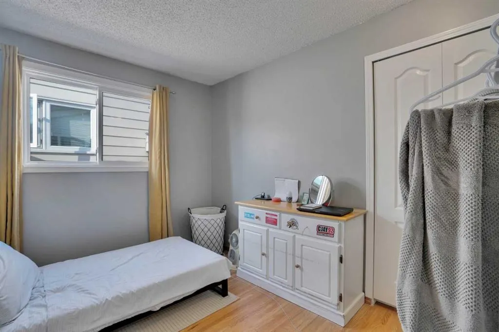 13 Falworth Way NE