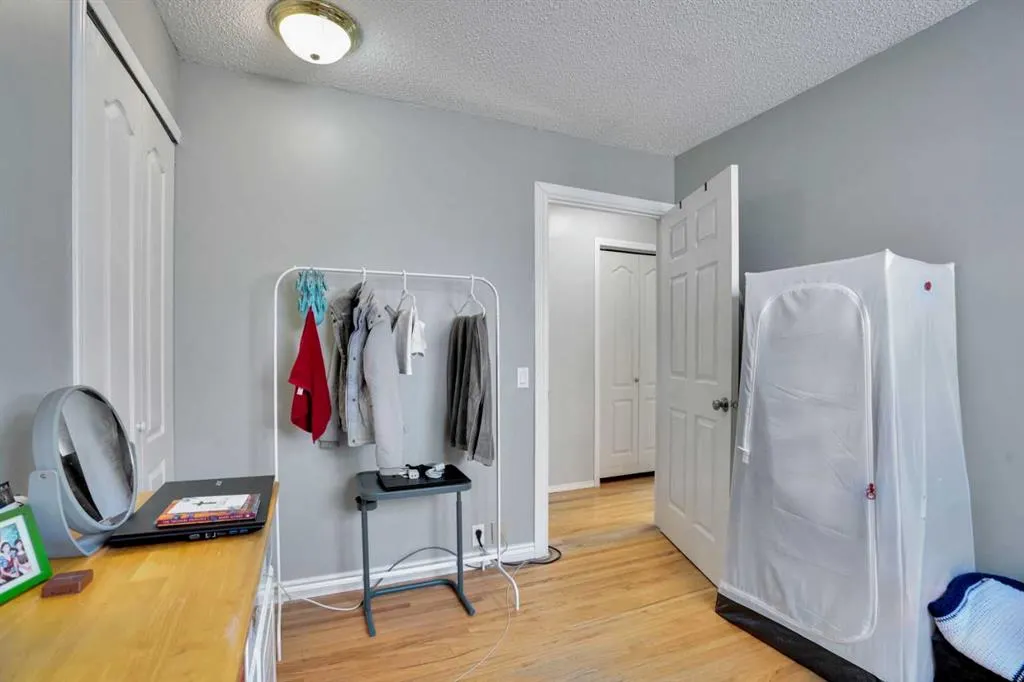 13 Falworth Way NE