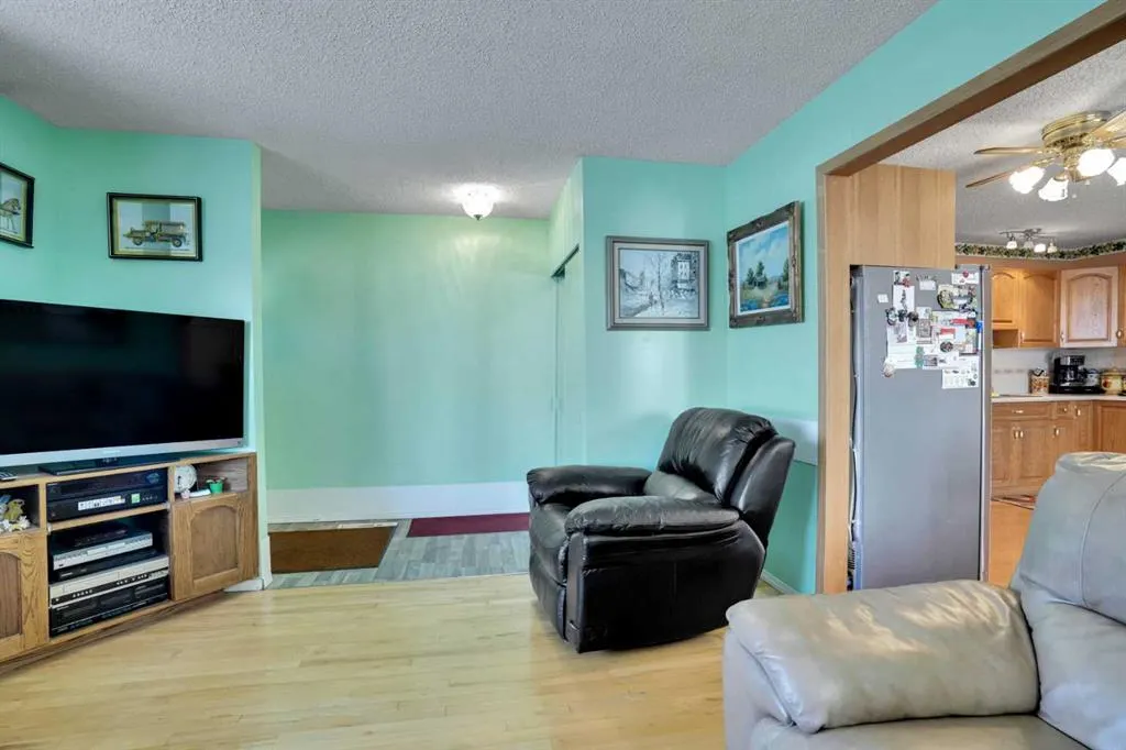 13 Falworth Way NE