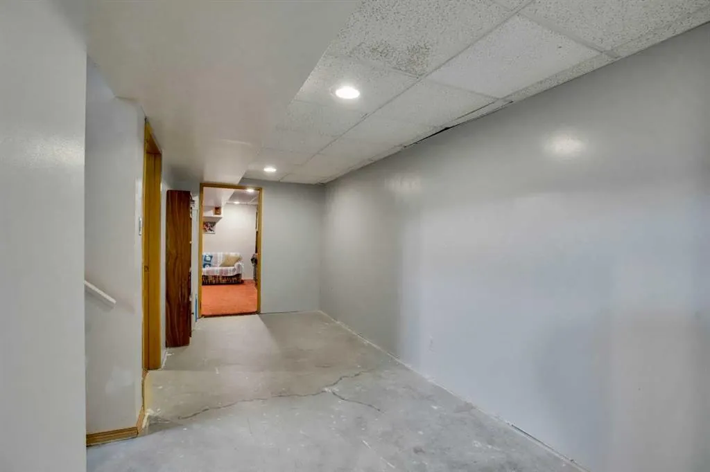 13 Falworth Way NE