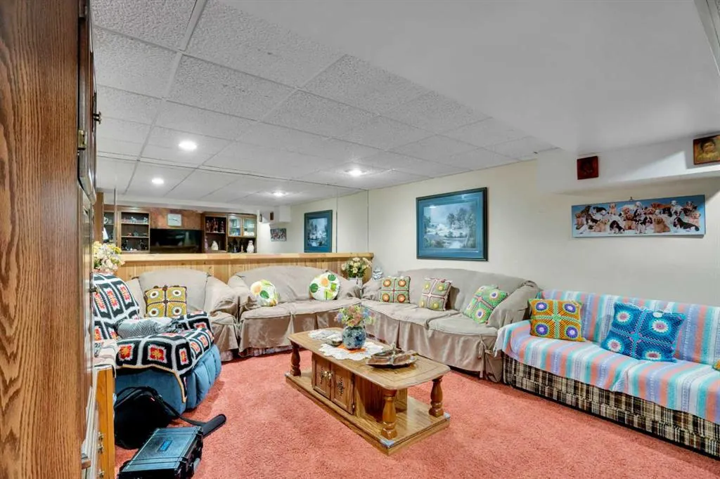 13 Falworth Way NE