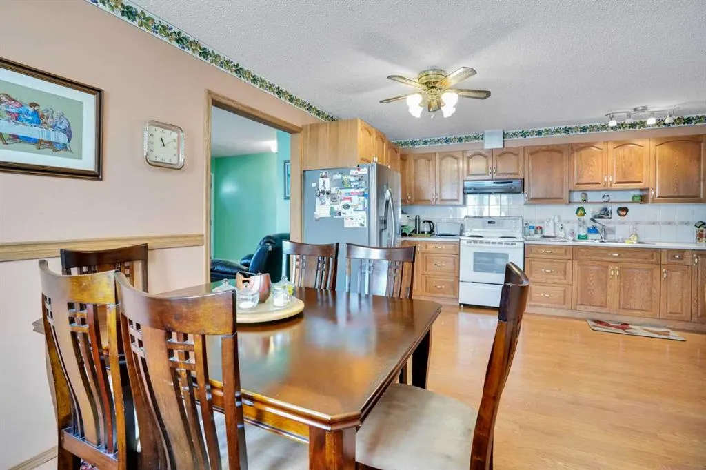 13 Falworth Way NE