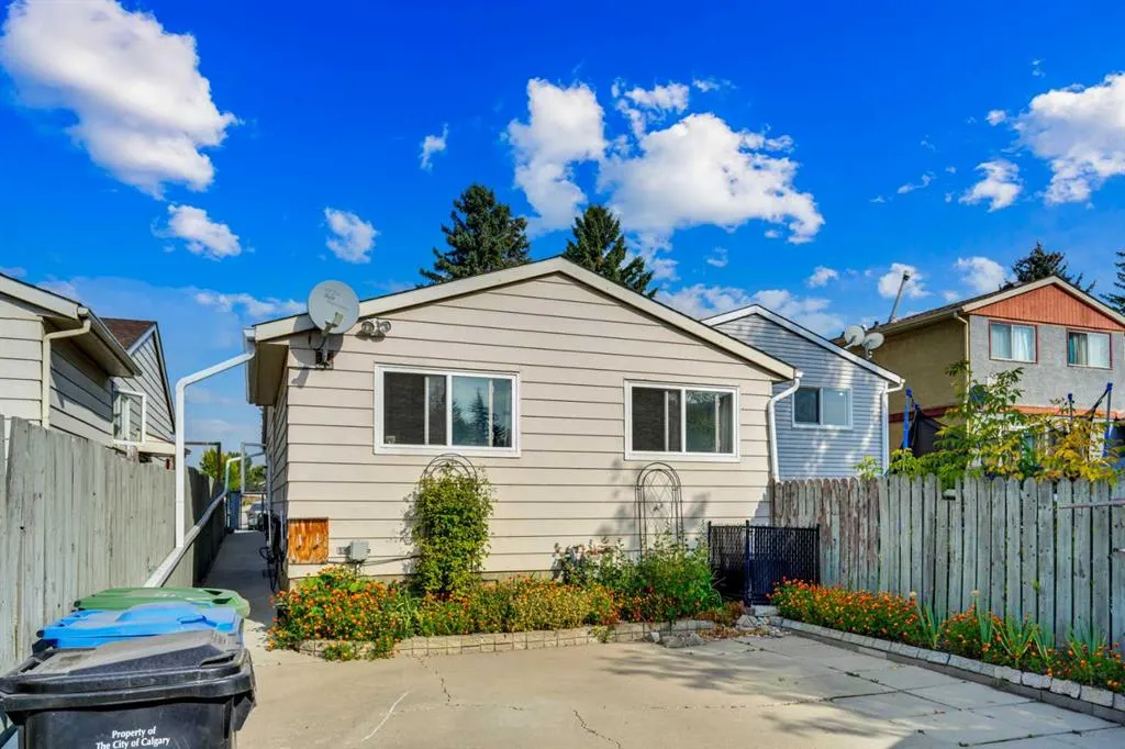13 Falworth Way NE