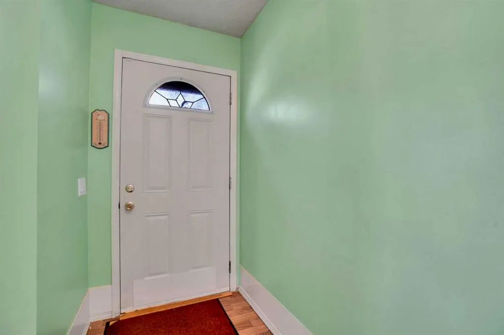 13 Falworth Way NE