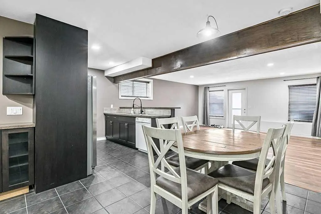 1957 High Country Drive NW