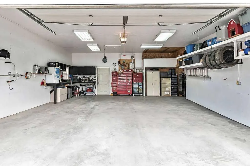 1957 High Country Drive NW