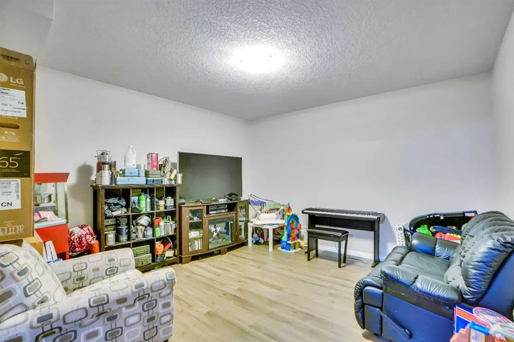 19 Hillcrest Link SW