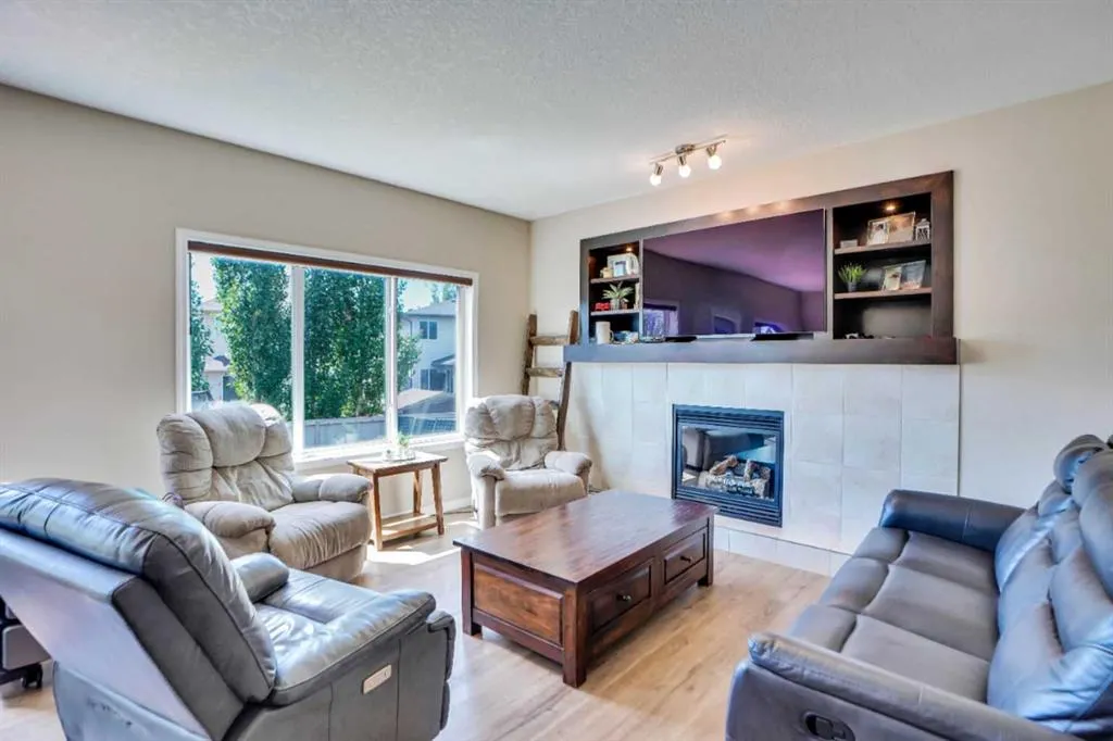 19 Hillcrest Link SW