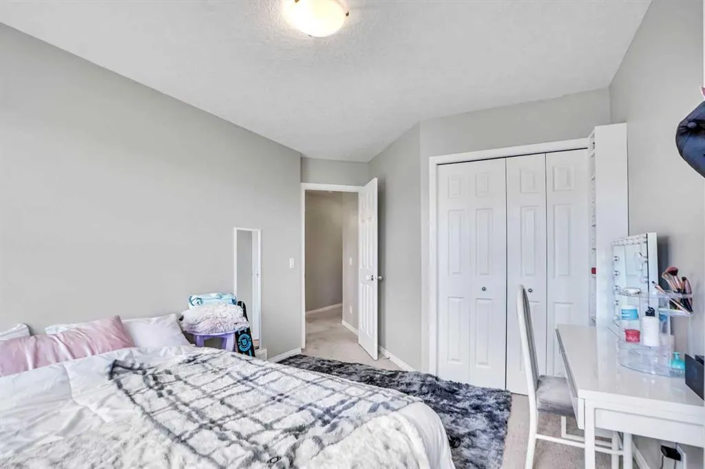 19 Hillcrest Link SW
