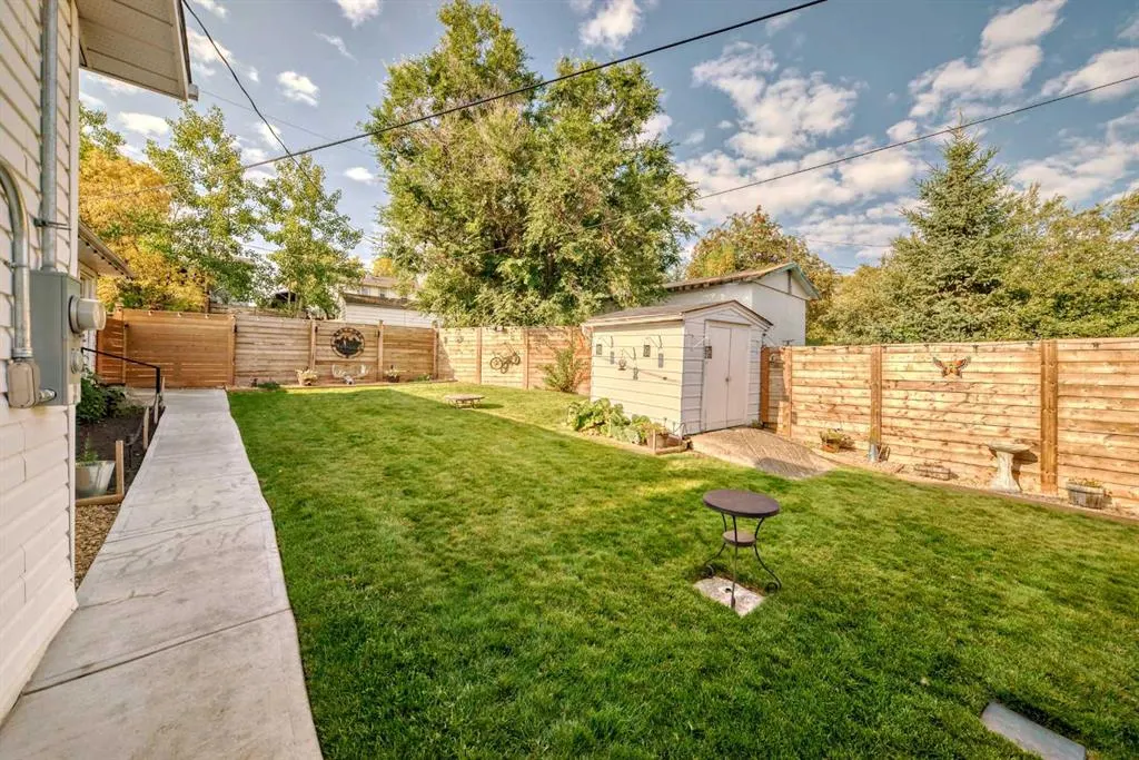 5001 44 Ave