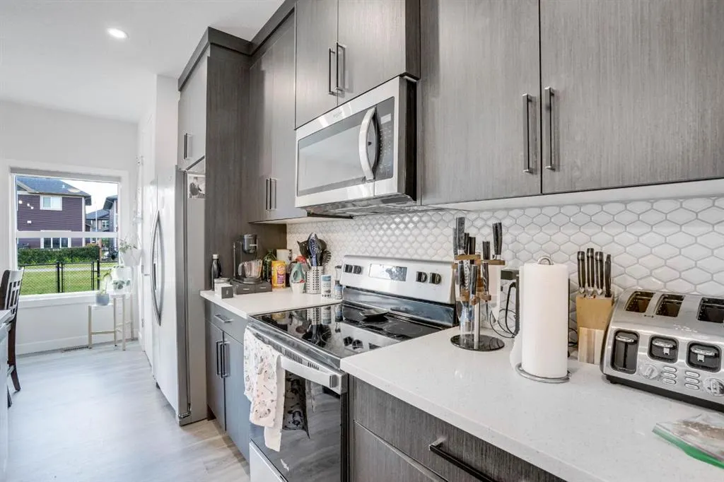 28 Midtown Close SW