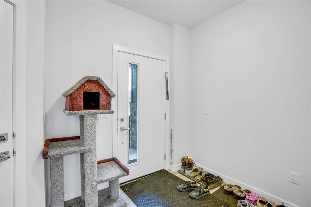 28 Midtown Close SW
