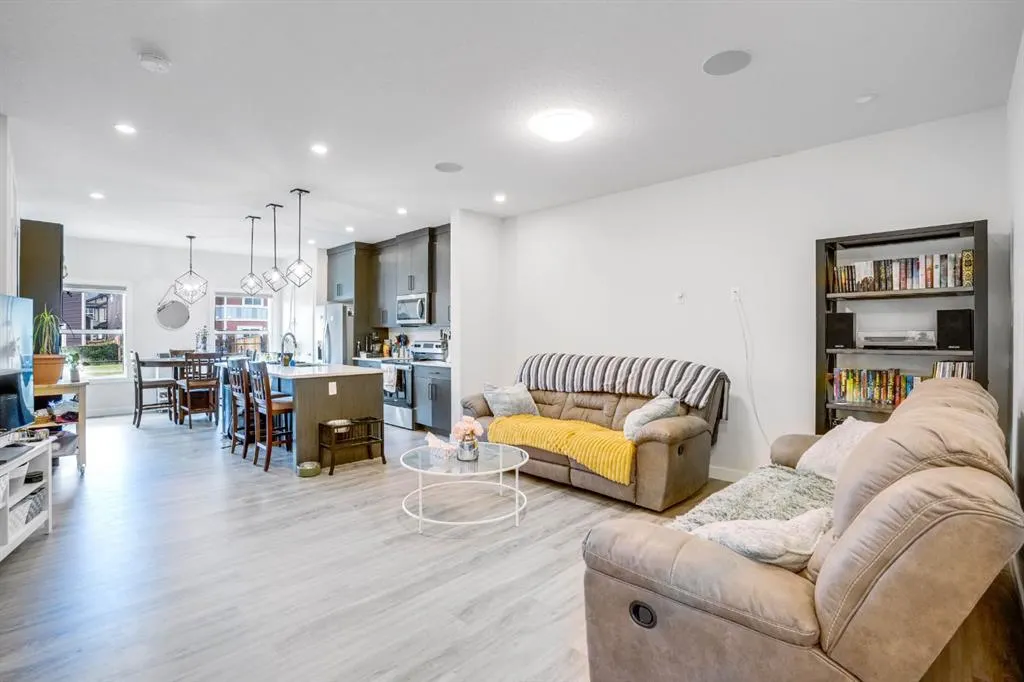 28 Midtown Close SW