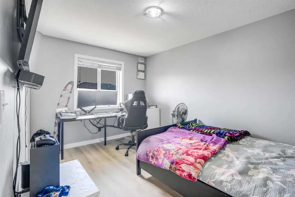 28 Midtown Close SW