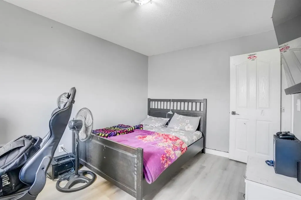 28 Midtown Close SW