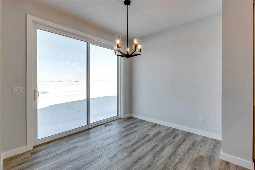 180 Sora Terrace SE
