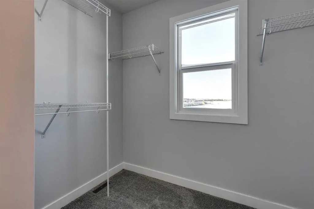 180 Sora Terrace SE