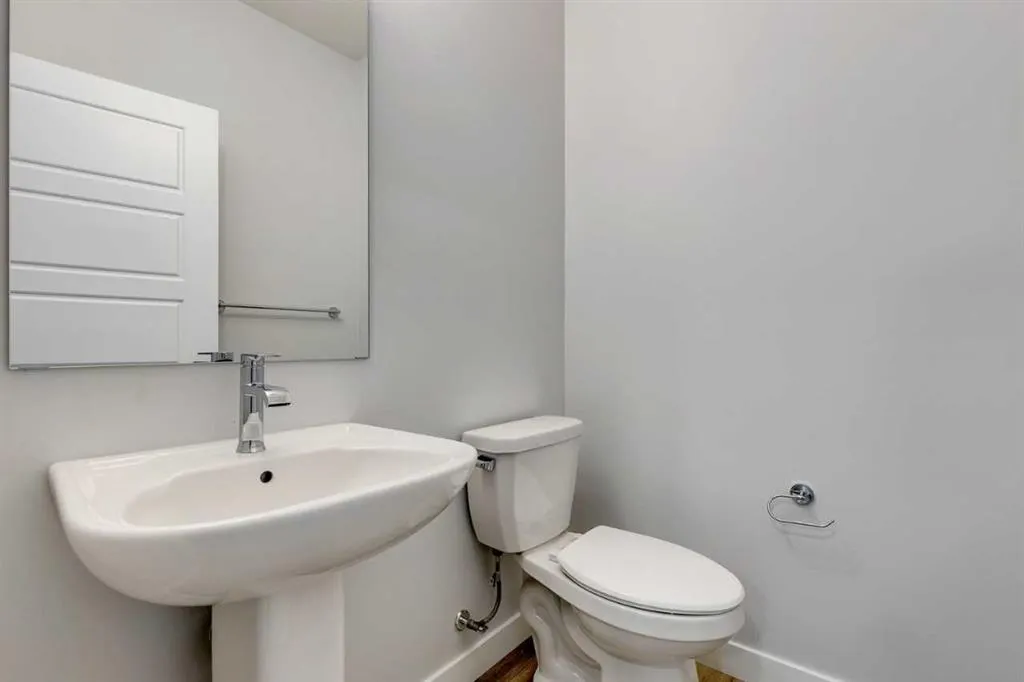180 Sora Terrace SE