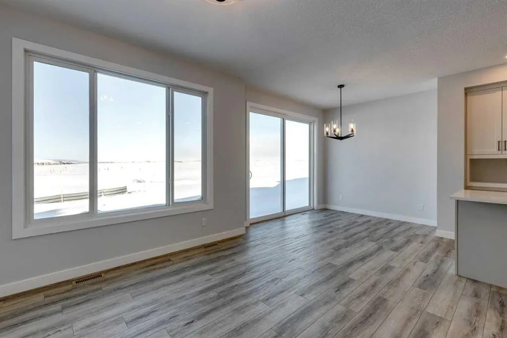 180 Sora Terrace SE