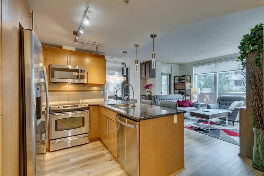 817 15 Avenue SW, #207